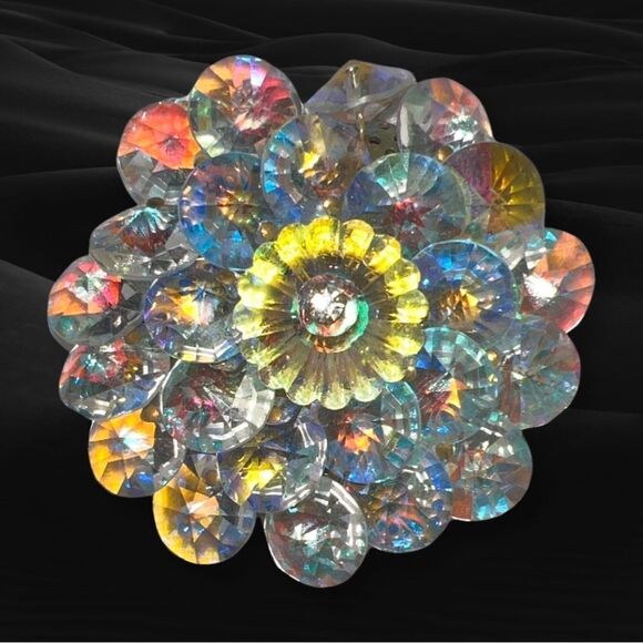 Vintage Aurora Borealis Layered Cluster Brooch with Rivoli and Margarita Stones - Picture 1 of 3